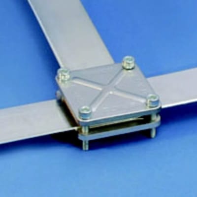 nVent ERIFLEX BC40 BC Ribbed Steel Busbar Clamp, 1.57" Busbar Width