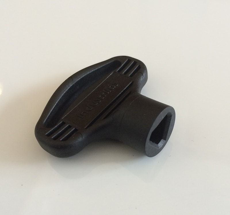 Stansefabrikken Triangular Cabinet Key DIN 8 mm for TKS (29501006)
