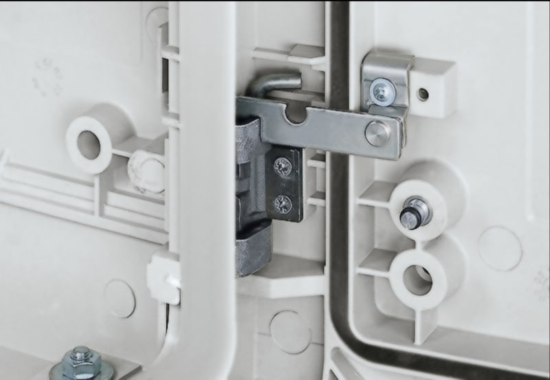 Schneider Electric PanelSeT PLA Door Retainer (NSYRETPLA)