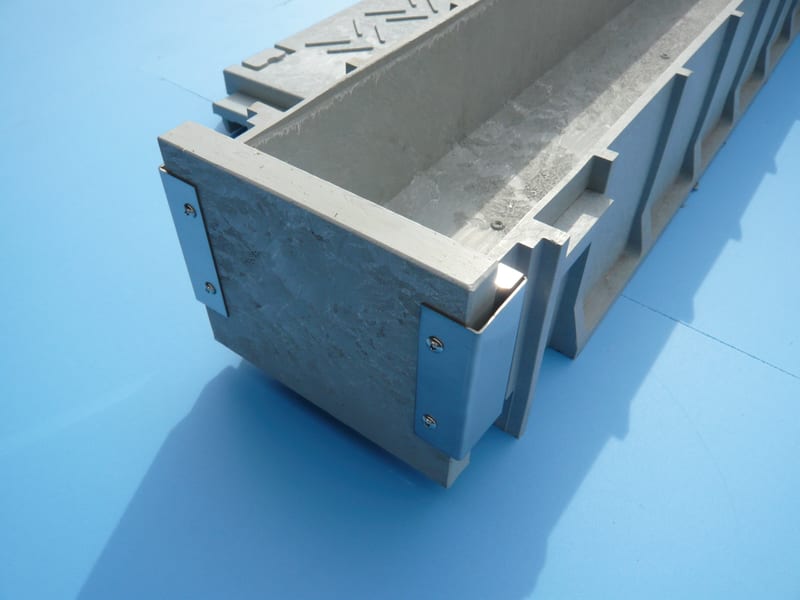 Acte GT-TB200B-M Composite End Plate for Cable Trunking, Male 200 mm