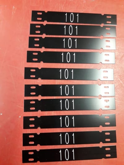 Sign ekomcable "101" black/alu 120X25MM