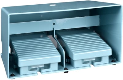 Schneider Electric double foot switch - IP66 - with cover - metallic - blue - 2 NC + 2 NO XPEM3100D