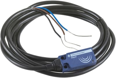 Telemecanique OsiSense XS7F1A1PBL2 Inductive Proximity Sensor — 15 × 32 mm block, Sn 10 mm, PNP, NC, pre-wired cable