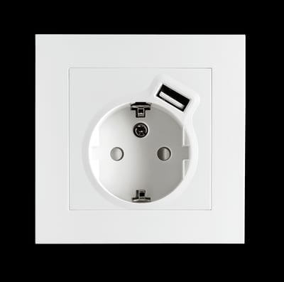 SG Armaturen 6600292 IF Single Socket with Earth + USB-A Charger 2.4A White