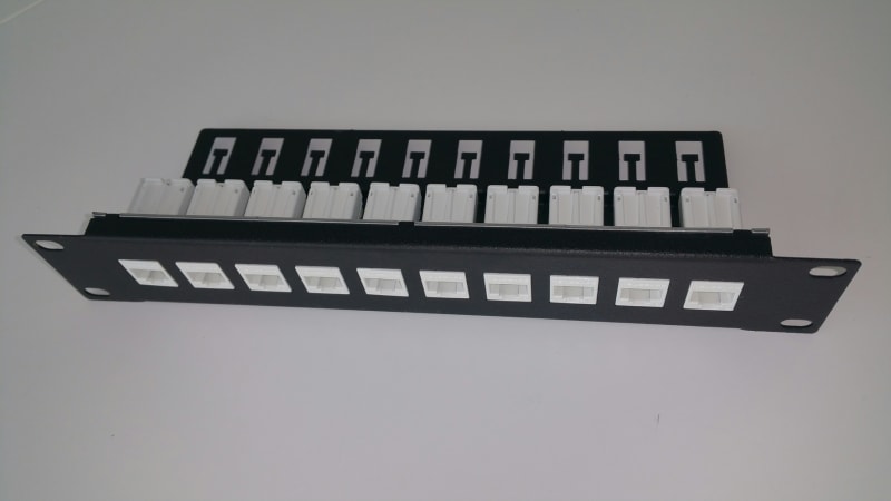 Patchpane 10"12PORT L UTP C6E (6970459)