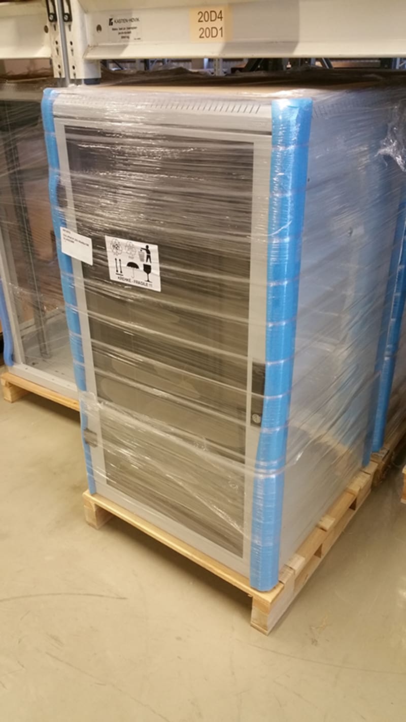 RACK Floor/WALL 60X60 22U (6972979)