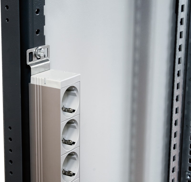 Mounting bracket vertical 19 90° (NSYAPUBV)