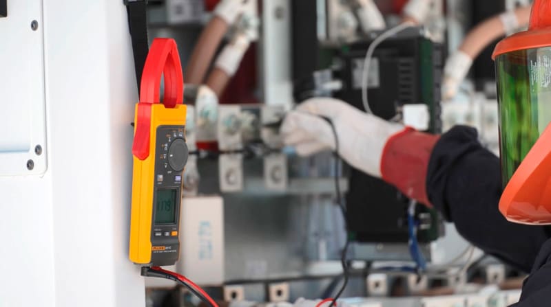 Fluke FLK-393-IRR-PVLEAD 393 FC Clamp Meter with IRR1 Irradiance Meter and MC4 Test Leads
