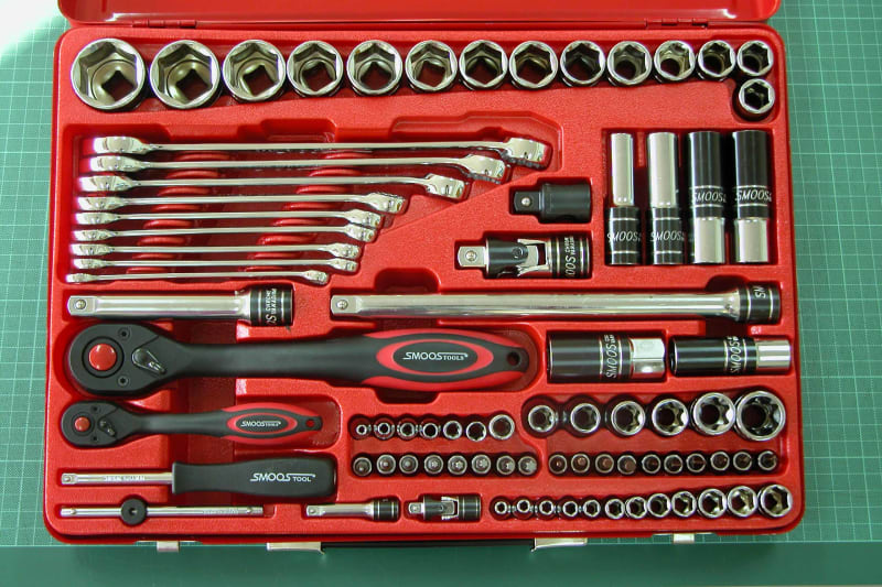 Vix Tools 8808645 Socket wrench set, 1/4 in and 1/2 in drive, 82 pieces, steel case