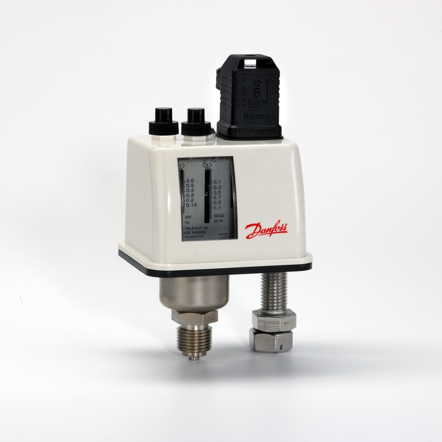 Danfoss BCP1 boiler pressure control, 0.1 bar to 1.1 bar, SPDT, automatic reset, G½A