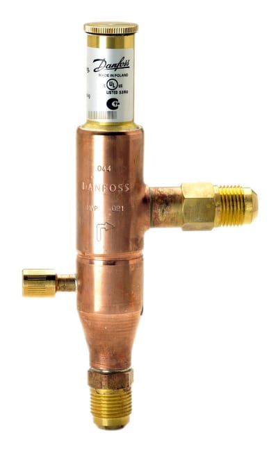 Danfoss KVP 15 evaporator pressure controller — 16 mm (5/8 in) flare, 0 – 5.5 bar, code