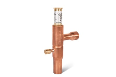 Danfoss KVP 22 evaporator pressure controller — 22 mm (7/8 in) ODF solder solder, 0 – 5.5 bar, code