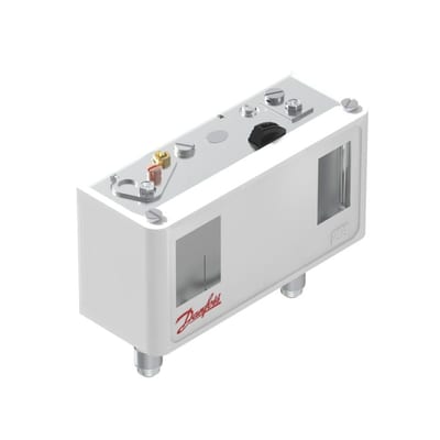 Danfoss KP17B dual-pressure switch, LP -0.2 to 7.5 bar / HP 8 to 32 bar, HP manual (max) reset, SPDT