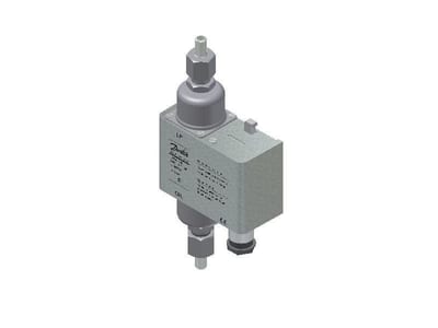 Danfoss MP55A oil differential pressure switch, 0.3 bar–4.5 bar adjustable, manual (minimum) reset, 90 s time delay, G 3/8 in