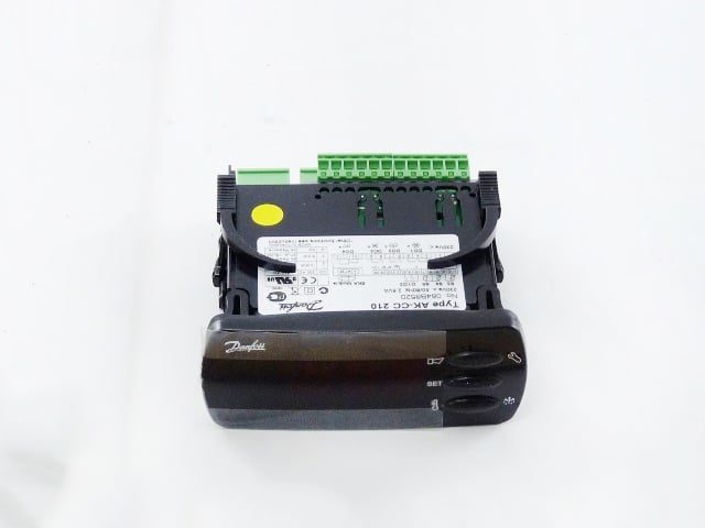 Danfoss AK-CC 210 evaporator refrigeration controller