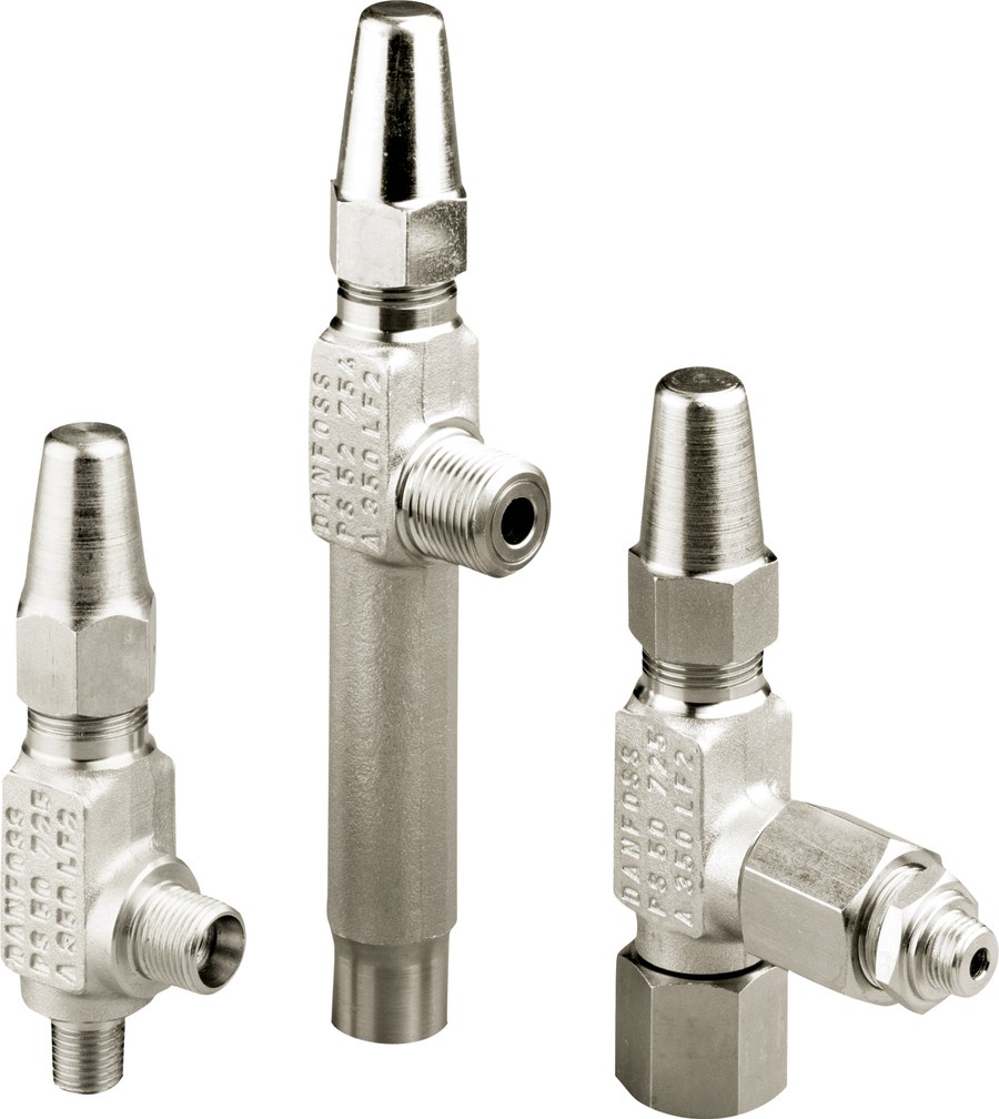 Danfoss SNV-ST stop needle valve, 1/2 in NPT male x 3/8 in NPT female, low-temperature steel (code 148B4565)
