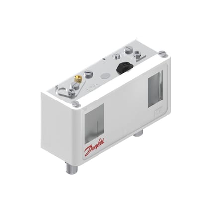 Danfoss KP15A dual pressure switch, LP -0.2 to 7.5 bar auto / HP 8 to 32 bar manual-max, SPDT+SPST(NO), M10 x 0.75