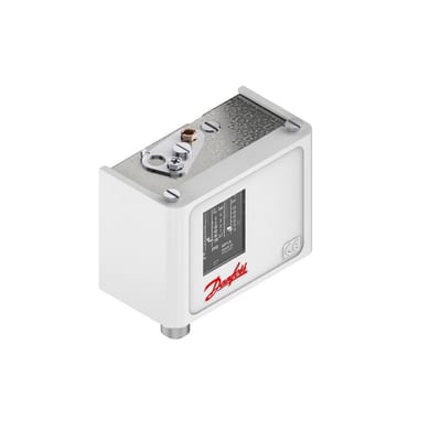 Danfoss KP1A pressure switch, -0.9–7 bar (27 inHg–101 psig), 0.7 bar (10 psi) differential, manual-min reset, SPDT, M12 x 1.5 male, IP30