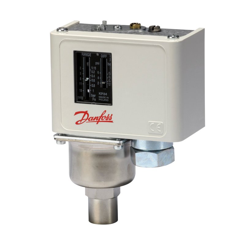 Danfoss KP34 pressure switch, 0.14–1.07 bar (2–15 psig), 0.14–0.42 bar (2–6 psi) differential, automatic reset, SPDT, NPT 1/4-18, IP30