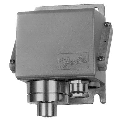 Danfoss KPS43 pressure switch, 1–10 bar (14.5–145 psig), 0.7–2.8 bar (10–41 psi) differential, automatic reset, SPDT, G 1/4 in, IP67