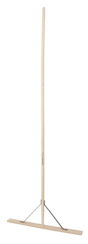 Fiskars Asphalt Rake - 700mm, 2000mm