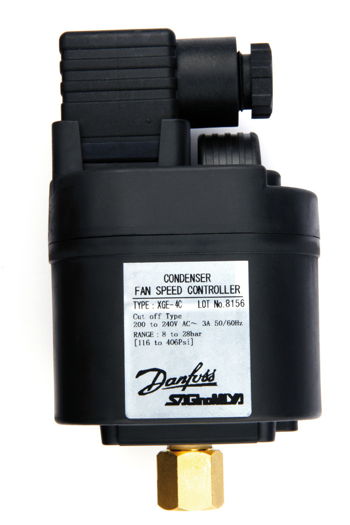 Danfoss XGE-4M Fan Speed Controller, Minimum Speed, 7/16"-20 UNF Internal Connection (061H3240)