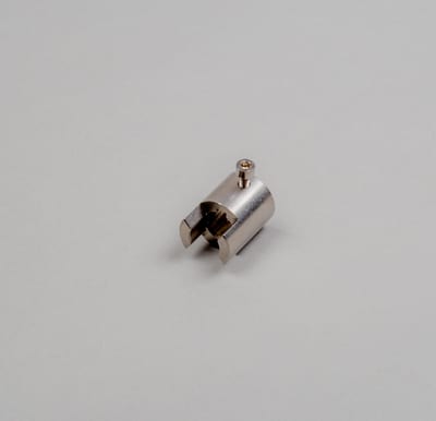 Coupling claw, wiper motor to wiper rod