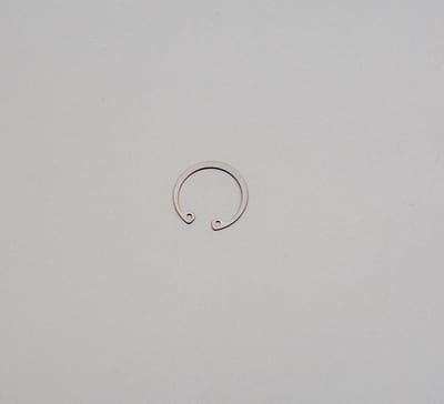 Circlip / retaining ring for ball bearing 26mm