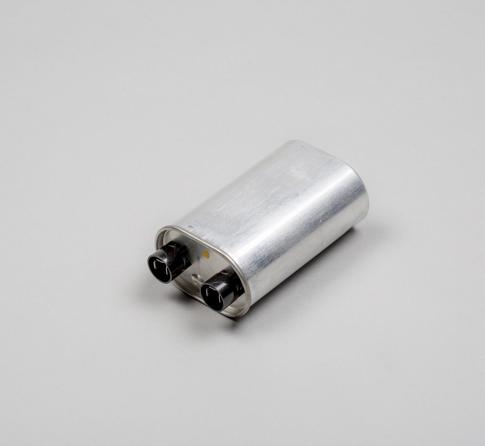 Hanovia Capacitor 2.4 kV 1 µF ±5%, 660077-0106