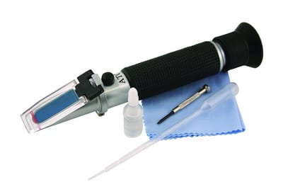 Refractometer cooling/lubricant