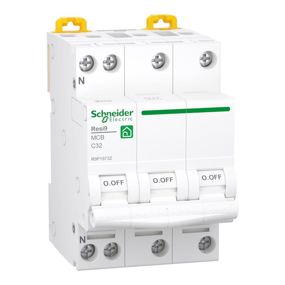Schneider RESI9 XP MCB Circuit breaker - RESI9 XP, 32A, 3P + N, C